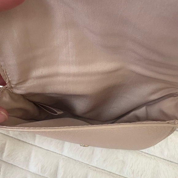 Chloé Light Pink Pebbled Leather Small Clutch Logo Accent Wrist Strap - Picture 6 of 8